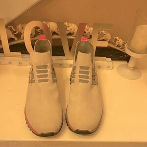 NWOT OR BOX COLE HAAN GRAND EXPLORER WOMANS HIKING SHOE.  NEVER WORN